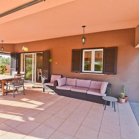 Holiday Home Taras Smilcic Экстерьер фото