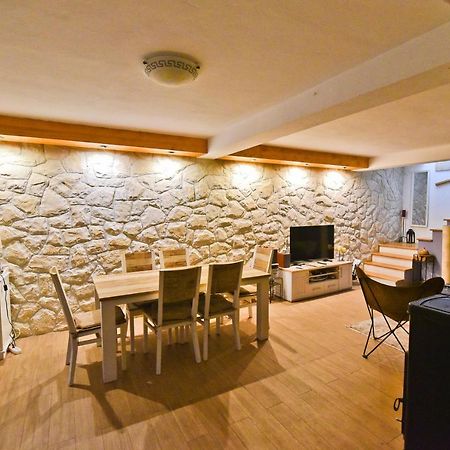 Holiday Home Taras Smilcic Экстерьер фото