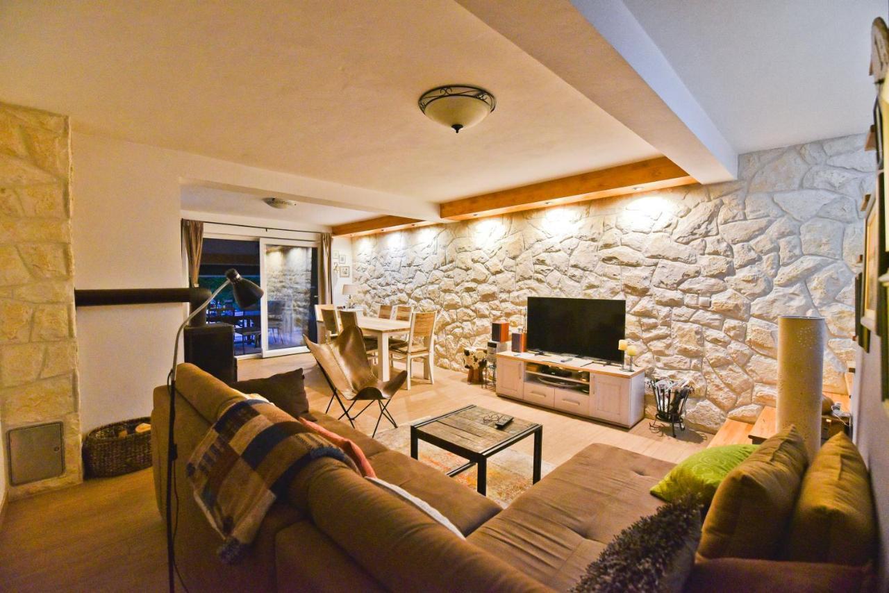 Holiday Home Taras Smilcic Экстерьер фото