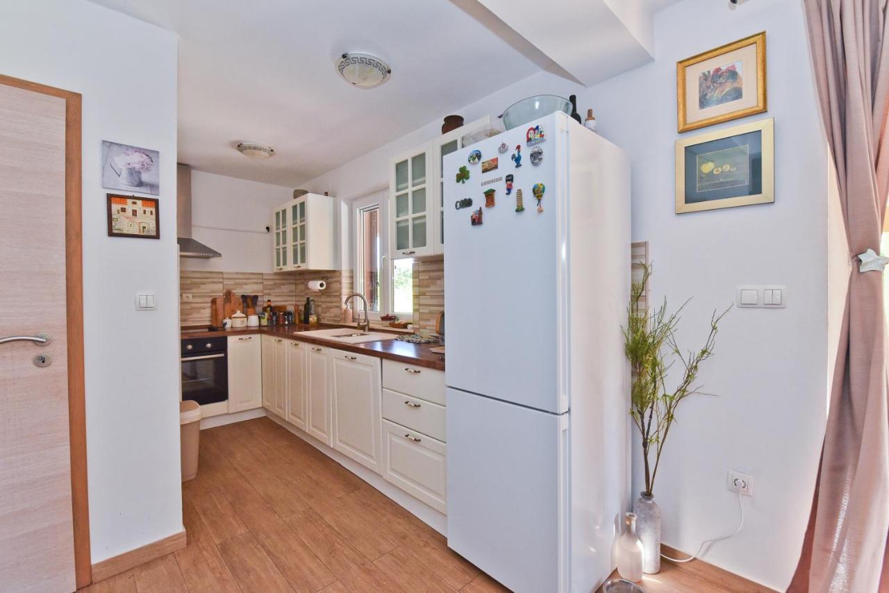 Holiday Home Taras Smilcic Экстерьер фото