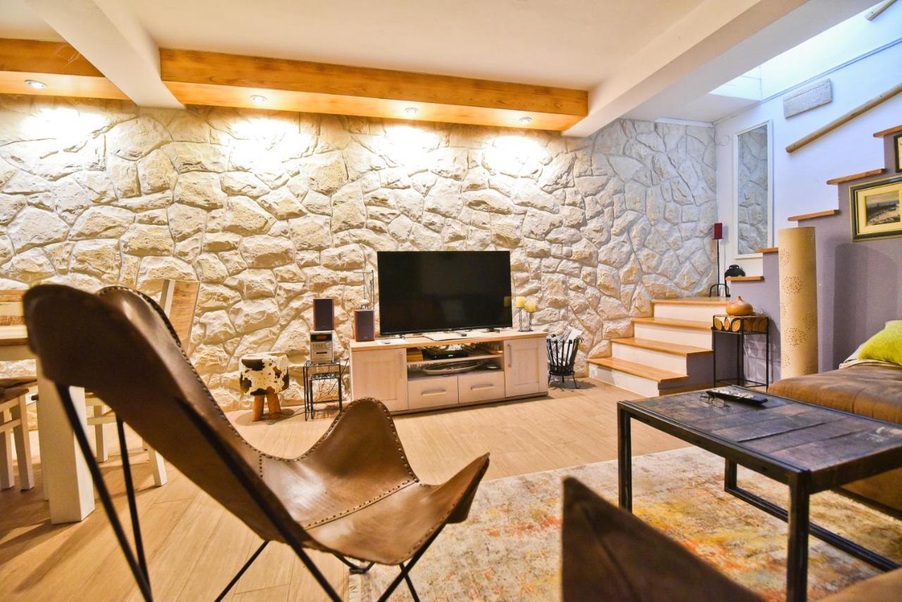 Holiday Home Taras Smilcic Экстерьер фото