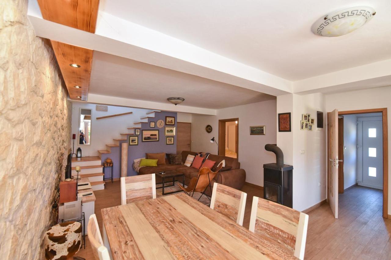 Holiday Home Taras Smilcic Экстерьер фото