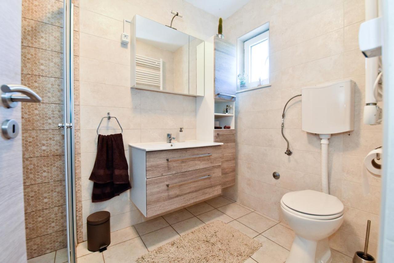 Holiday Home Taras Smilcic Экстерьер фото