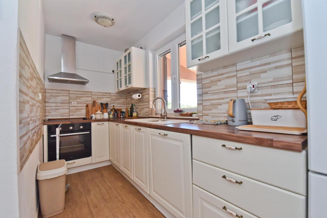 Holiday Home Taras Smilcic Экстерьер фото