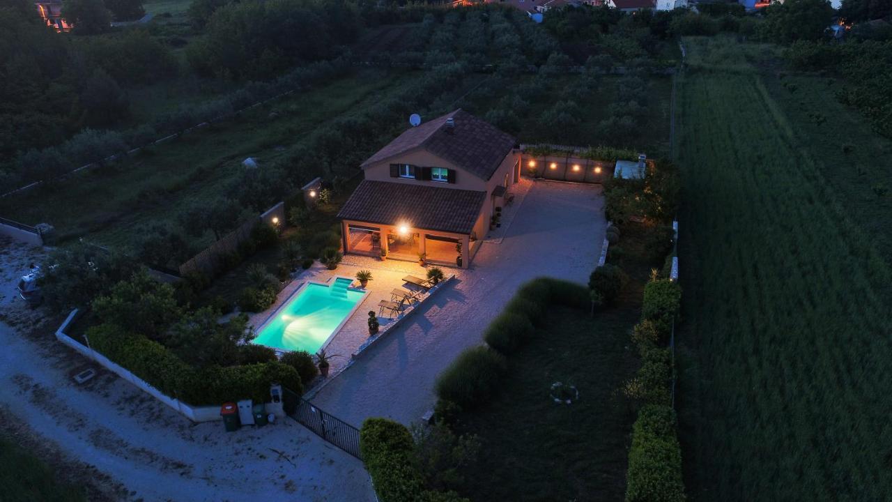 Holiday Home Taras Smilcic Экстерьер фото