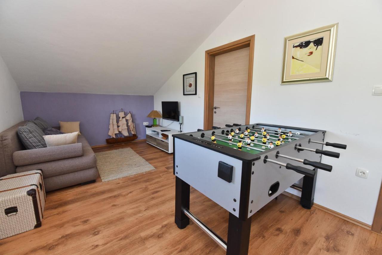 Holiday Home Taras Smilcic Экстерьер фото
